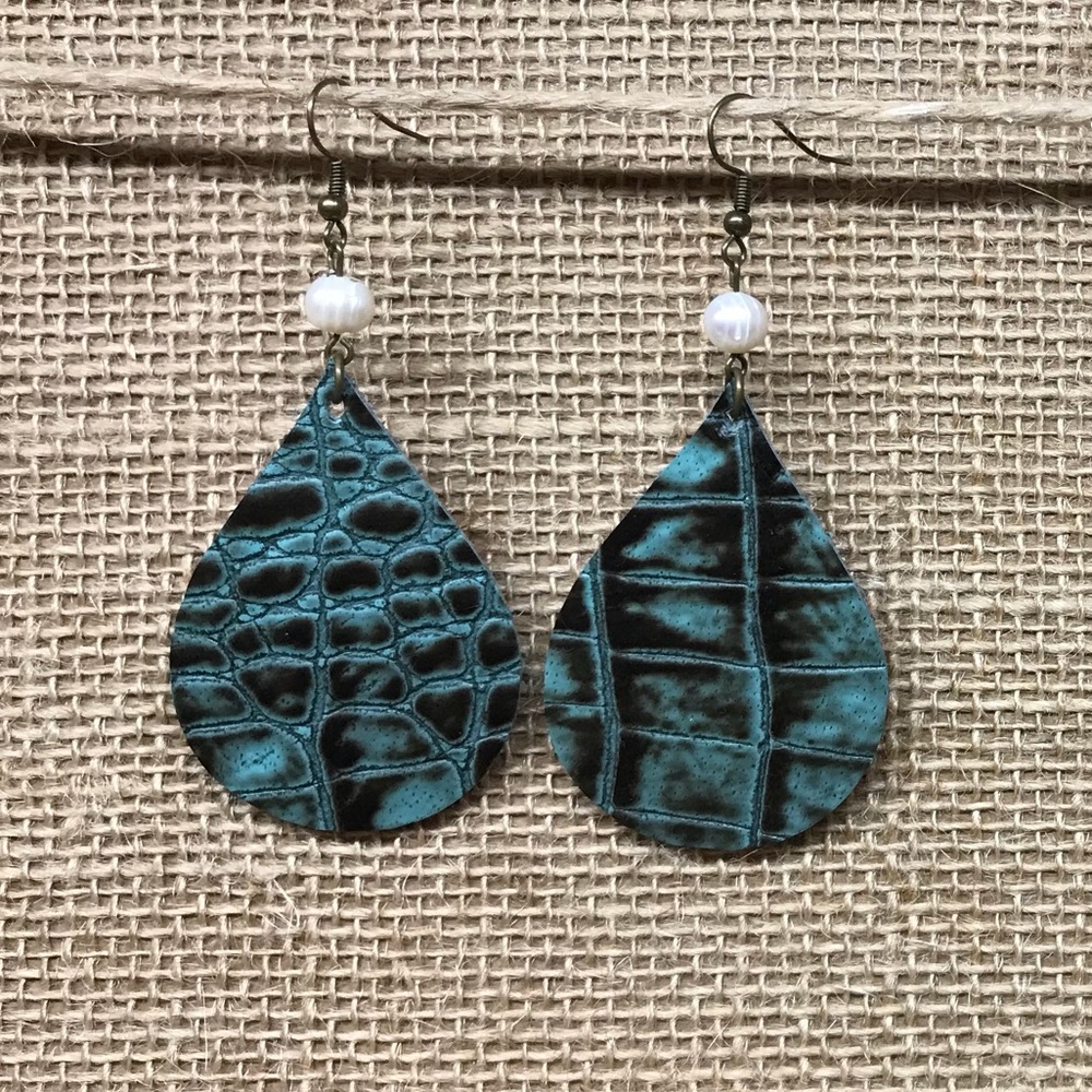 Medium genuine leather earrings